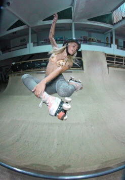 S1 Lifer Helmet - Black Gloss Glitter 9 S1 Lifer Helmet - Black Gloss Glitter -SafeGuard Helmets Shop Roller Skate Helmet Barbie Patin S1 Lifer 53979.1685582352 2